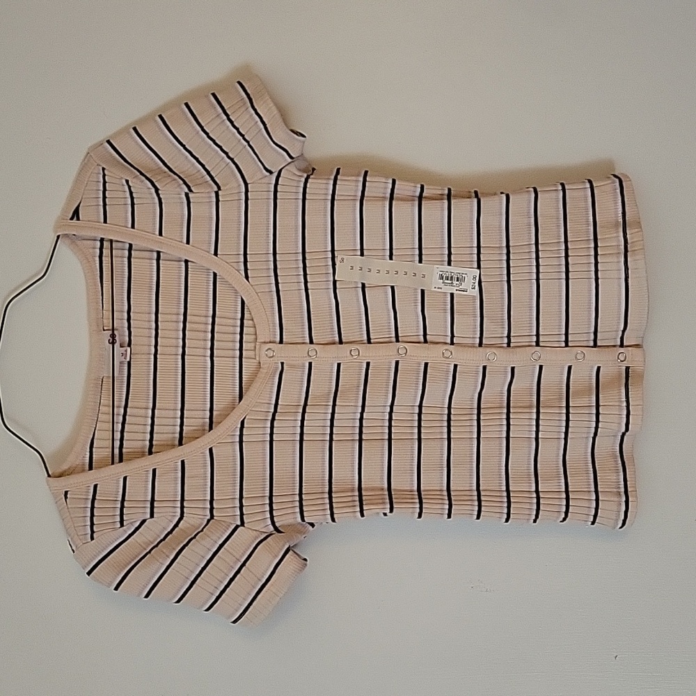 SO Juniors shirt Size M